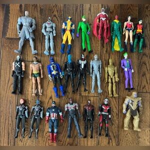 Assorted superhero action figures BUNDLE